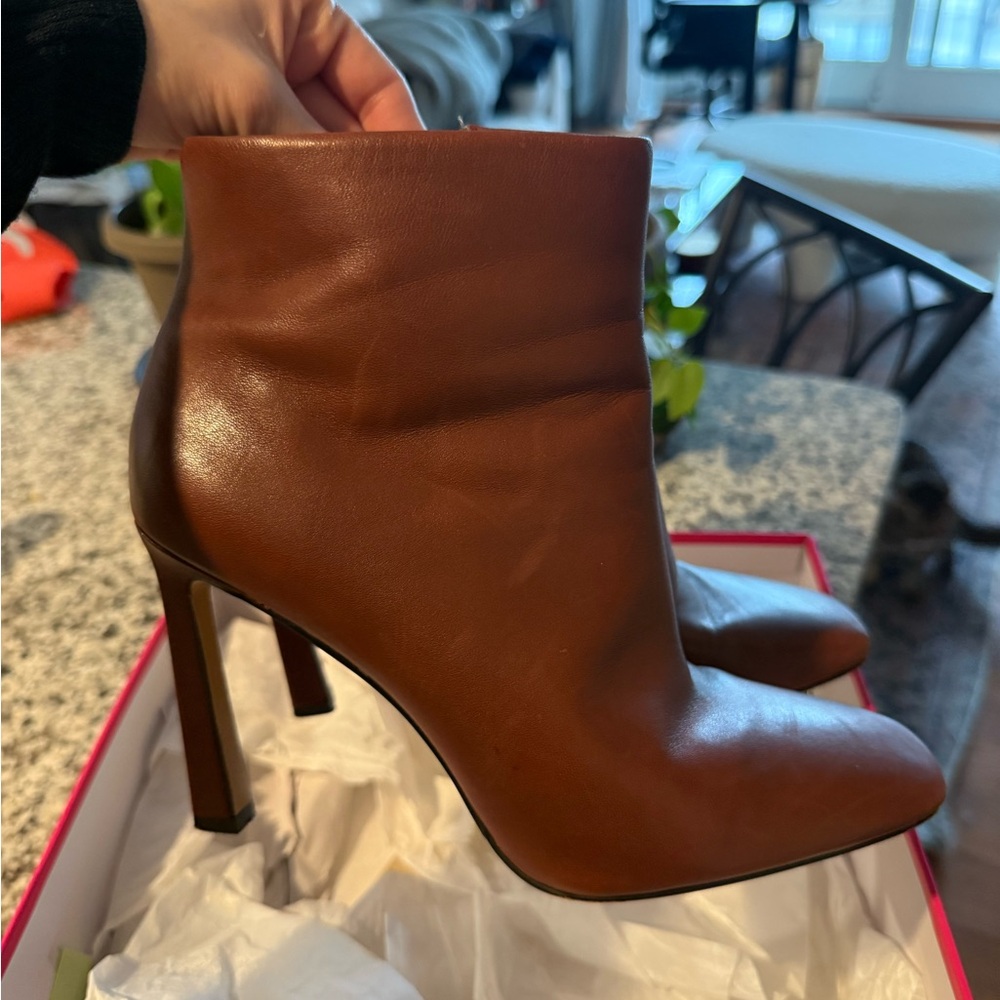 Vince Camuto Elegant Brown Leather Ankle Boots